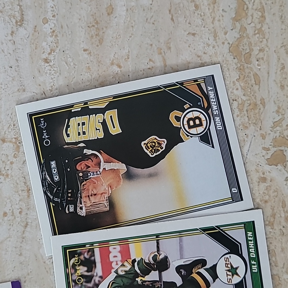1990s Hockey Cards - Picture 9 of 16